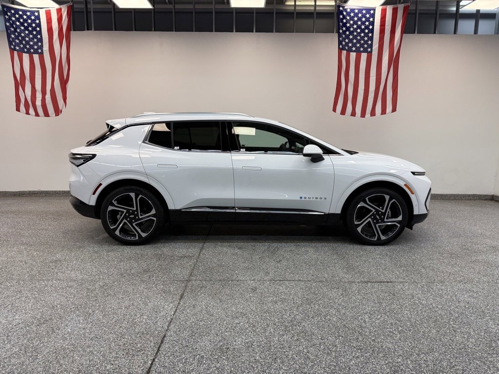 Used 2024 Chevrolet Equinox EV LT w/ Active Safety Package 3 image 4
