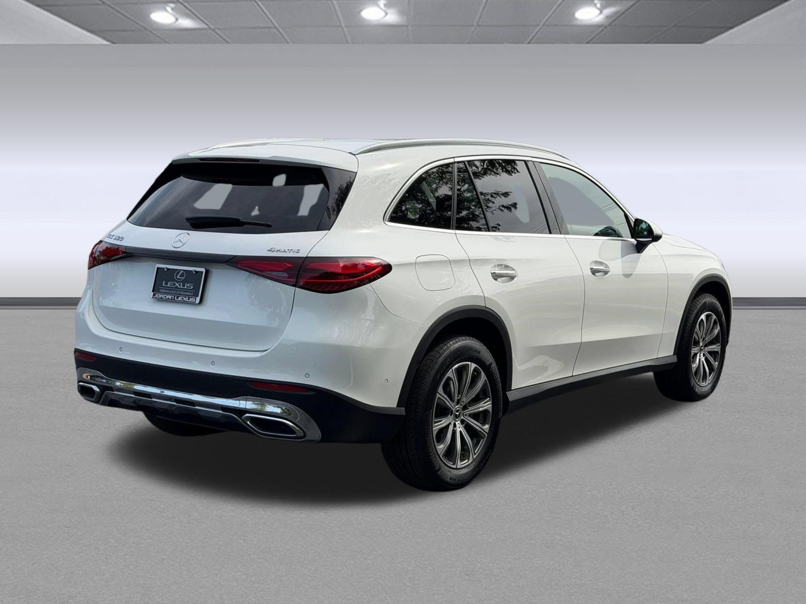 Used 2024 Mercedes-Benz GLC 300 4MATIC image 9