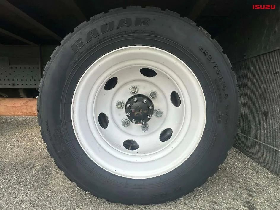 Used 2020 Isuzu NPR image 14