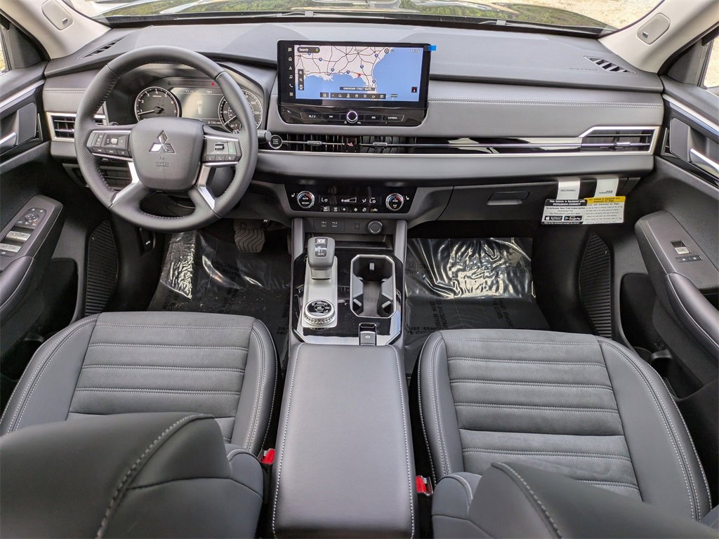 New 2025 Mitsubishi Outlander SE image 16
