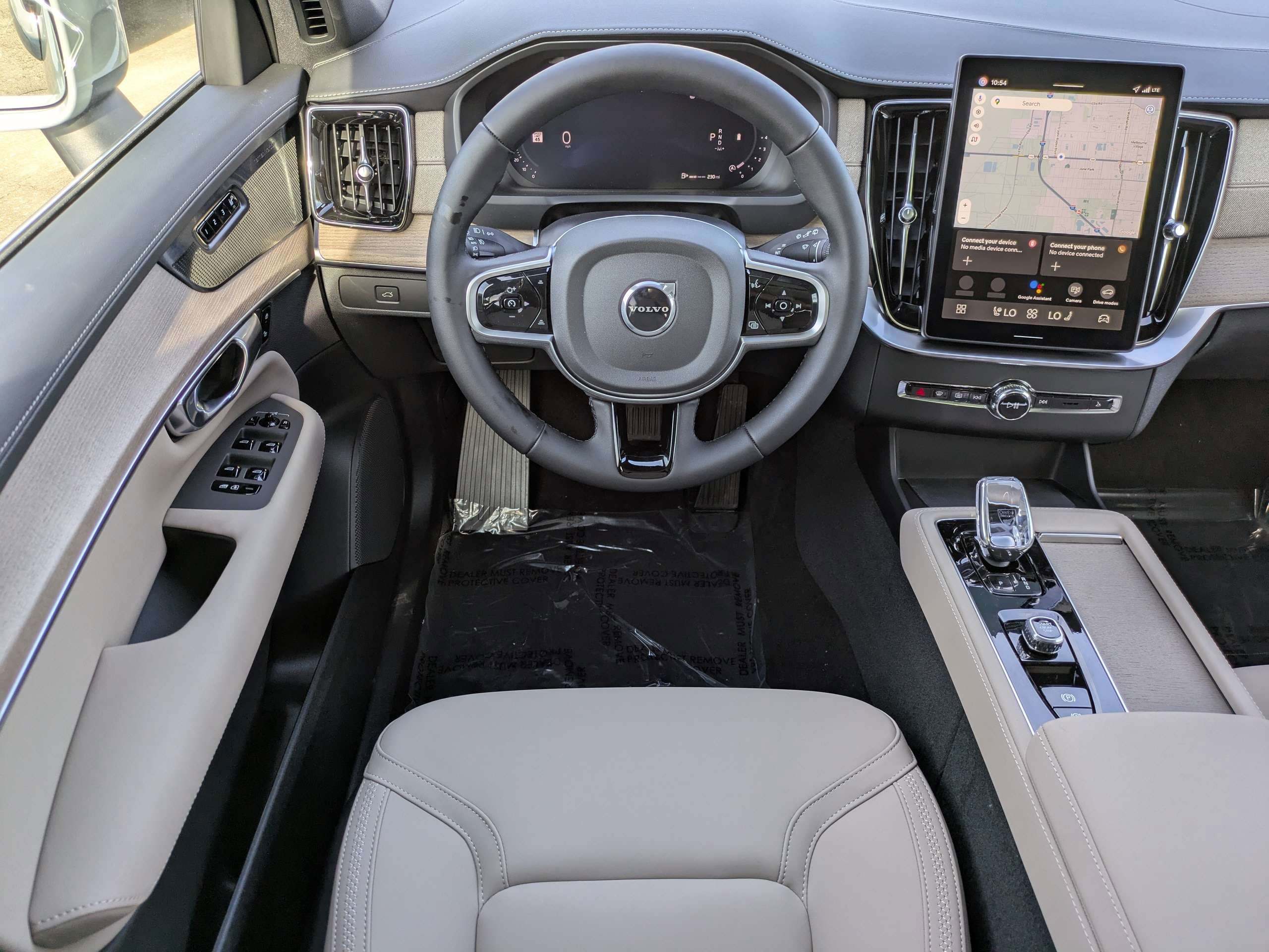 New 2026 Volvo XC90 B6 Plus w/ Protection Package Premier image 17
