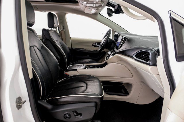 Used 2022 Chrysler Pacifica Limited FWD image 33