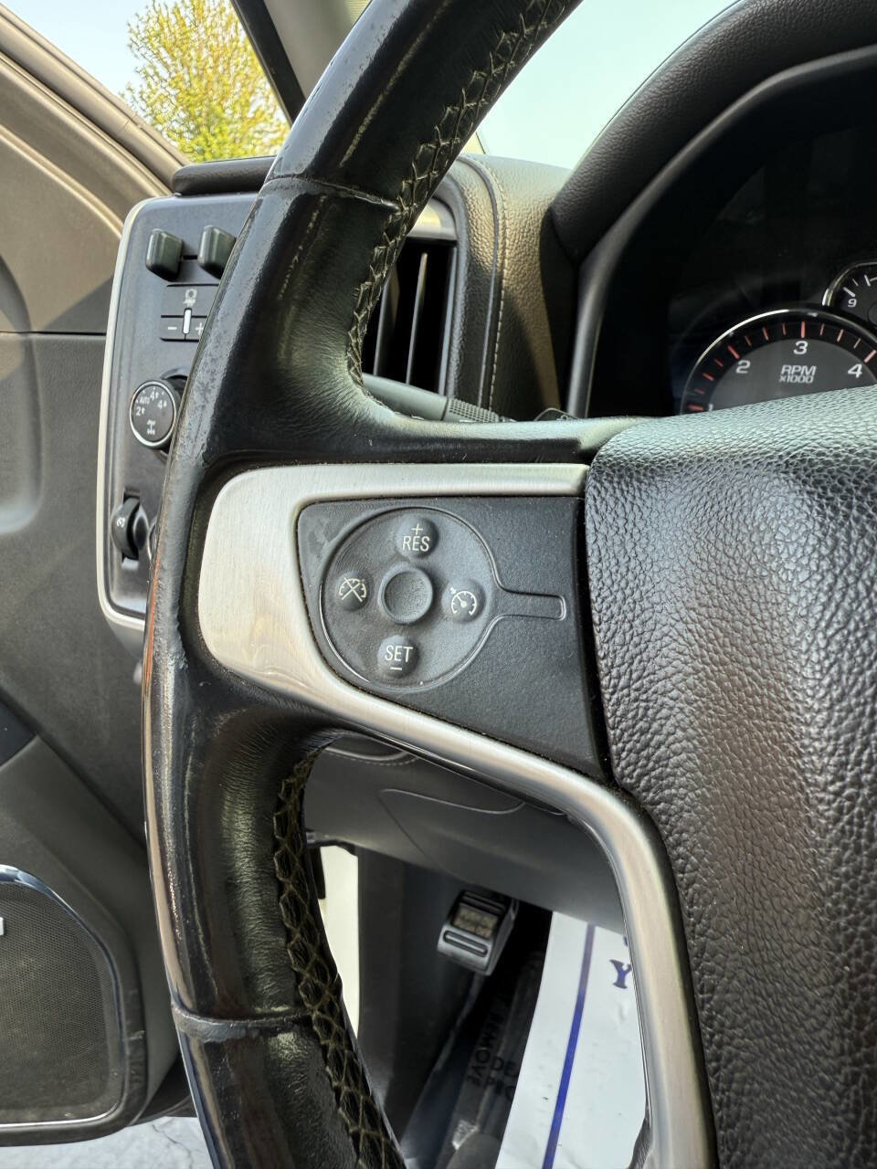 Used 2014 GMC Sierra 1500 SLT w/ SLT Crew Cab Value Package image 9