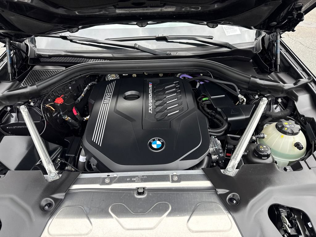 Certified 2024 BMW X4 M40i w/ Premium Package AWD/4WD image 8
