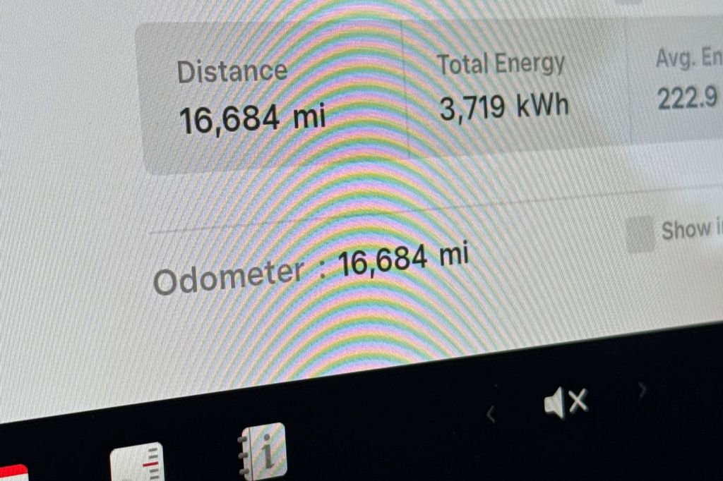 Used 2026 Tesla Model Y 2WD image 23