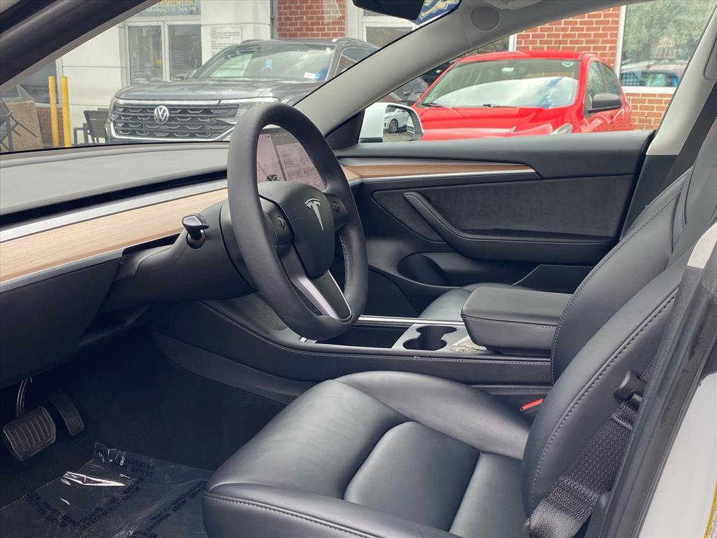 Used 2023 Tesla Model 3 Standard Range image 11