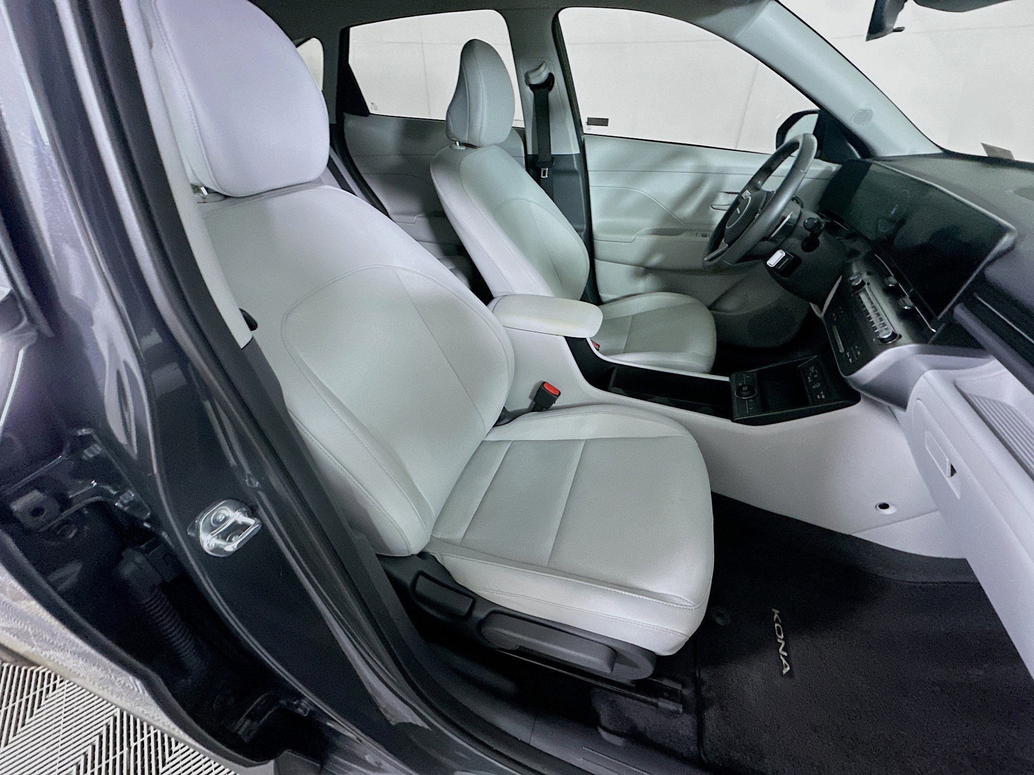 Used 2024 Hyundai Kona SEL FWD image 29
