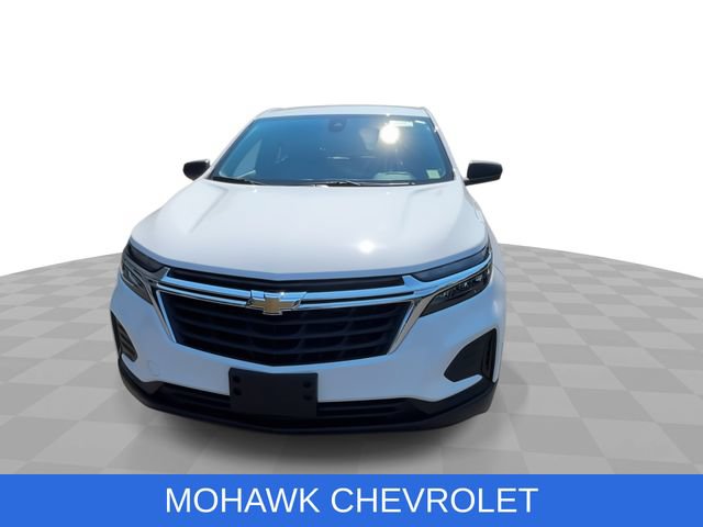 Used 2024 Chevrolet Equinox LS w/ LS Convenience Package AWD/4WD image 3