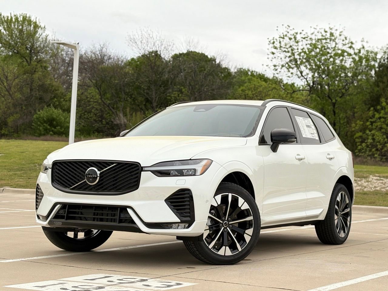 New 2026 Volvo XC60 B5 Plus w/ Protection Package Premier AWD/4WD image 2