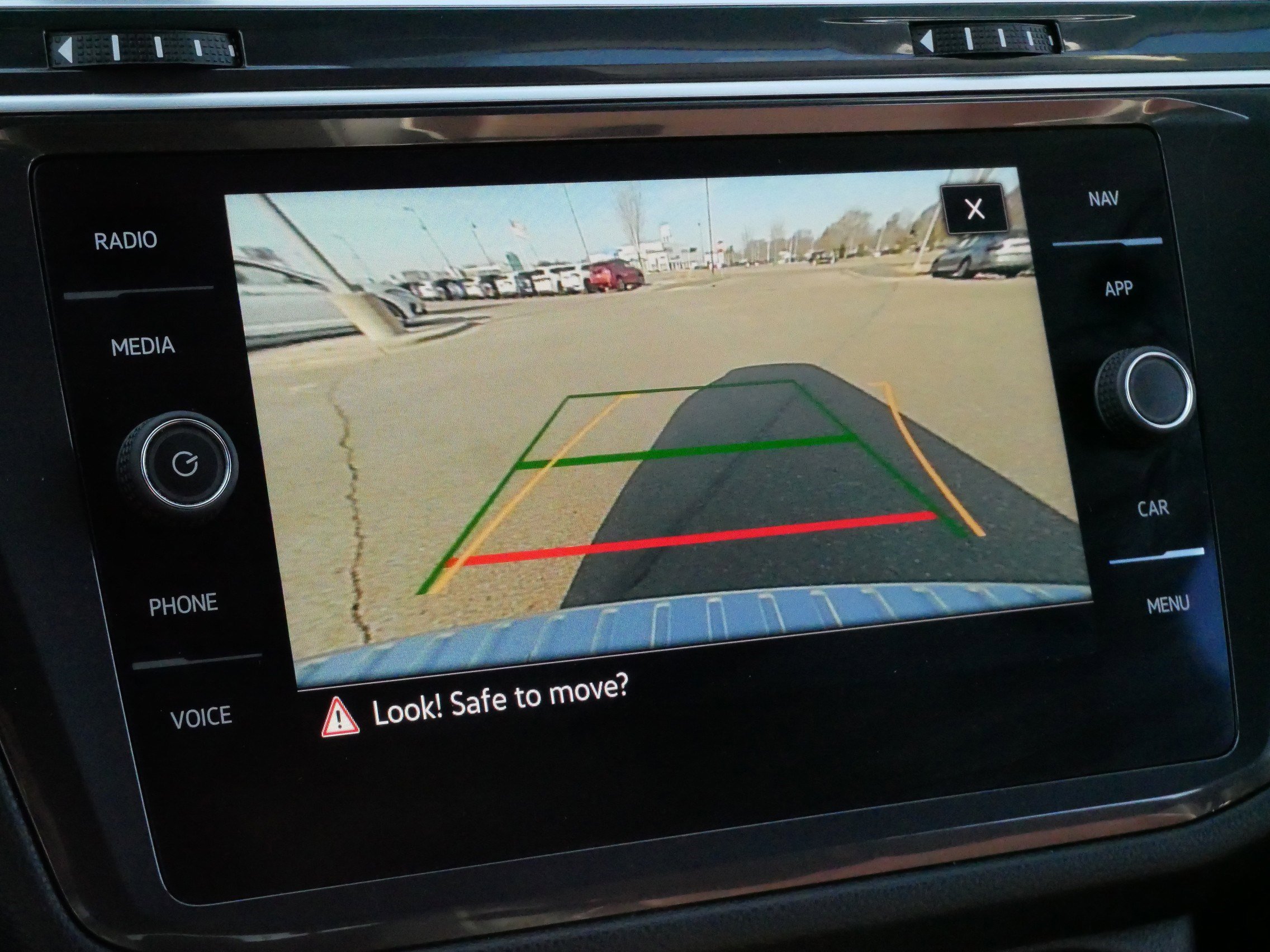 Used 2024 Volkswagen Tiguan SEL R-Line image 30