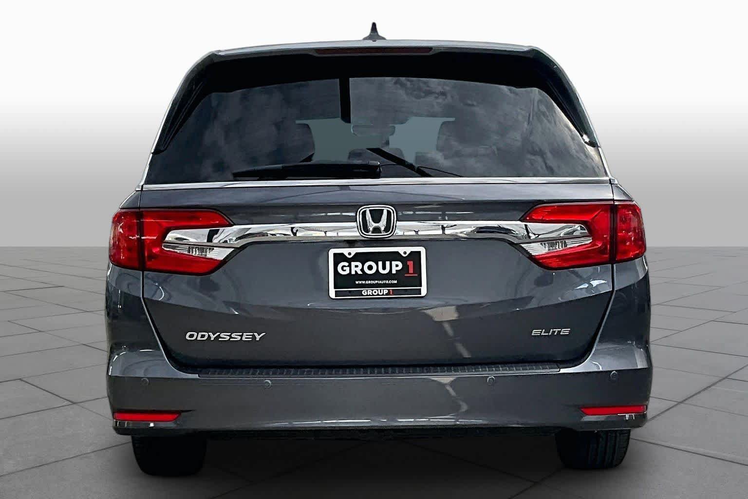 Used 2018 Honda Odyssey Elite image 5