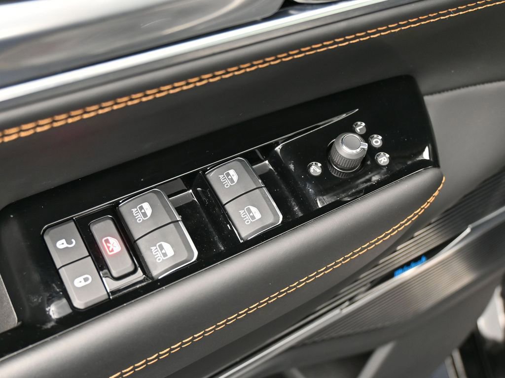 Used 2024 Jeep Grand Wagoneer Series III w/ Quick Order Packagew 28T image 21