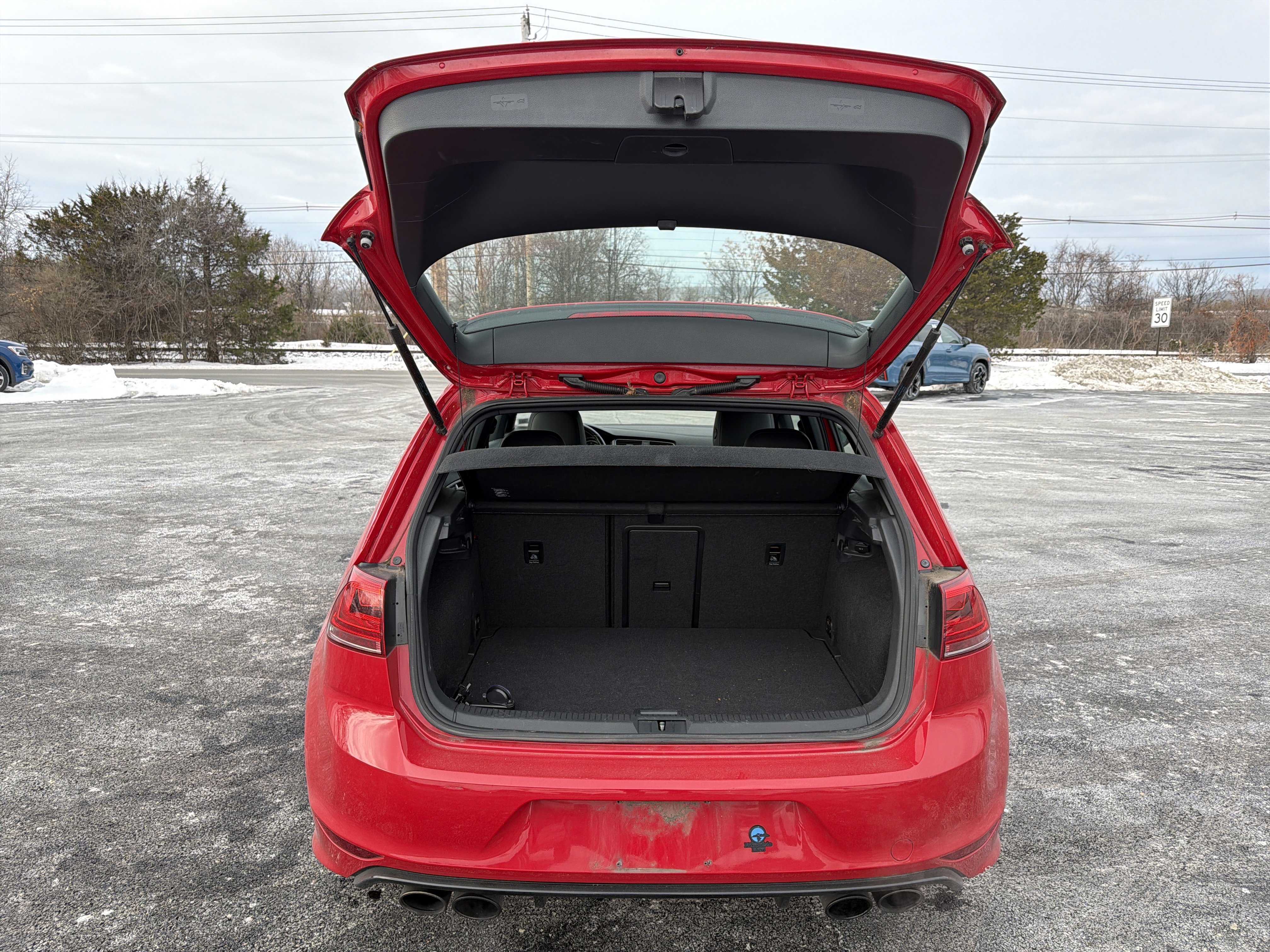 Used 2015 Volkswagen Golf R 4-Door image 31