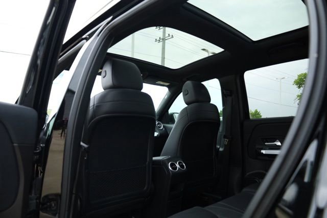Used 2020 Mercedes-Benz GLB 250 image 24