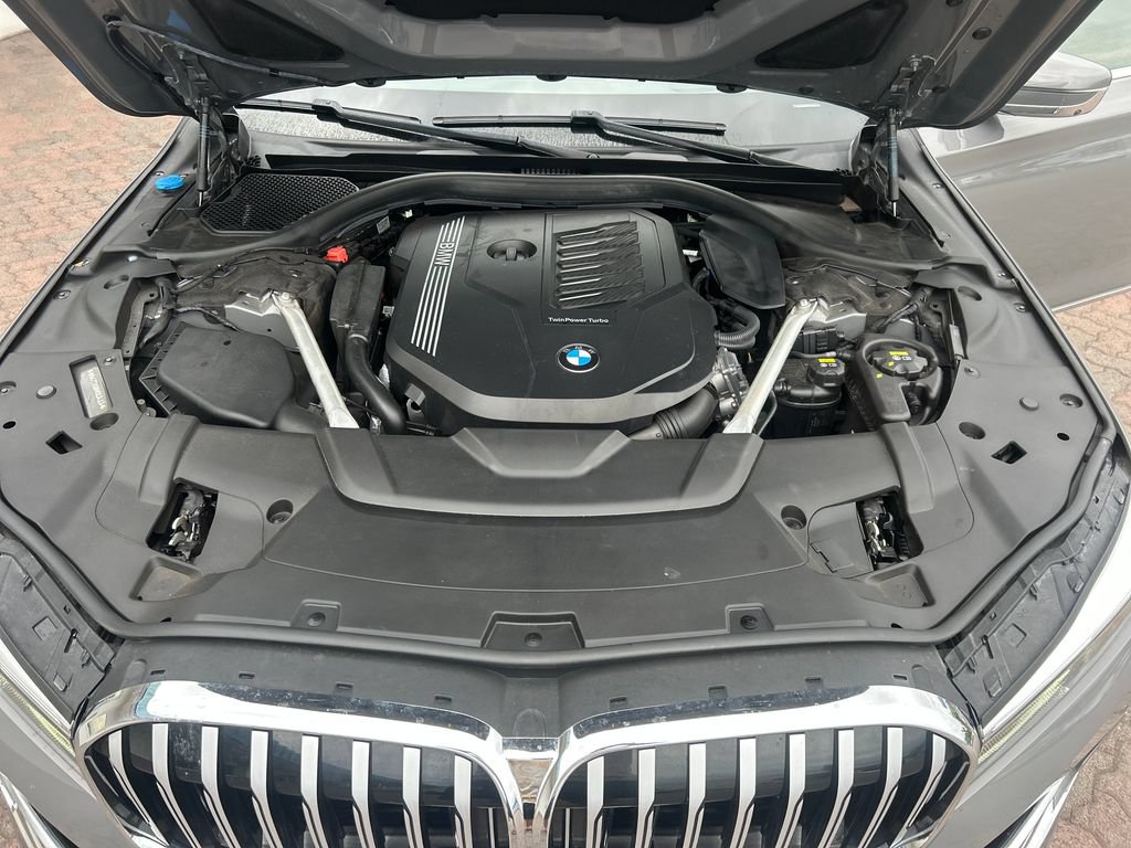 Used 2021 BMW 740i w/ Premium Package RWD image 22