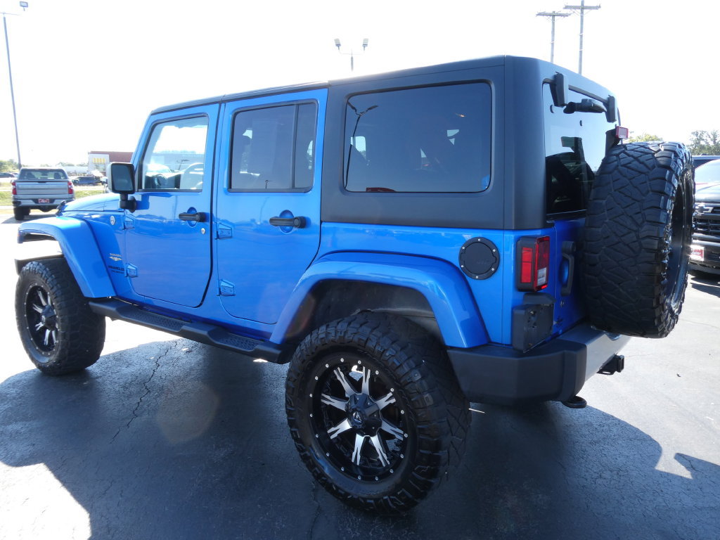 Used 2015 Jeep Wrangler Unlimited Sahara w/ Dual Top Group AWD/4WD image 7