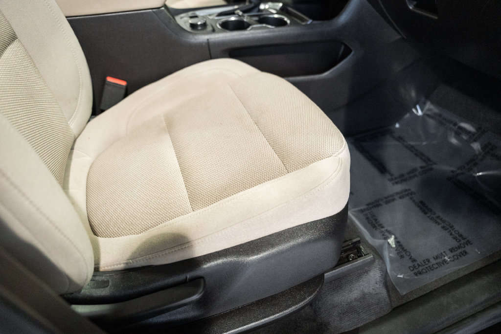 Used 2022 Chevrolet Traverse LS AWD/4WD image 26