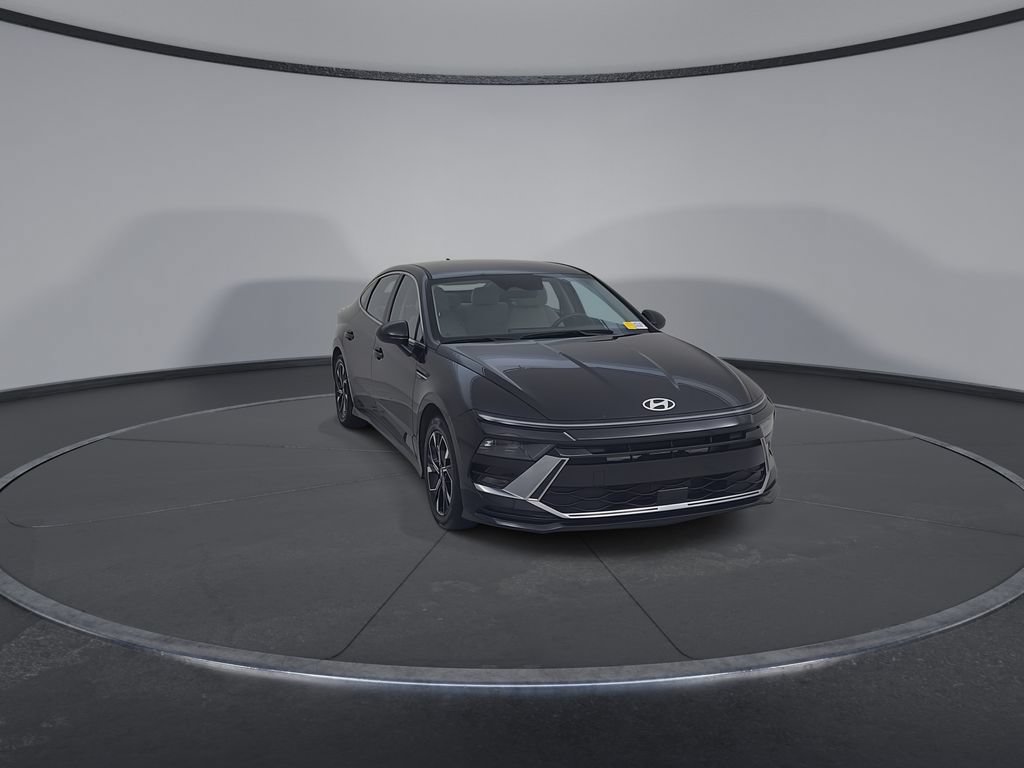 Used 2025 Hyundai Sonata SEL FWD image 3