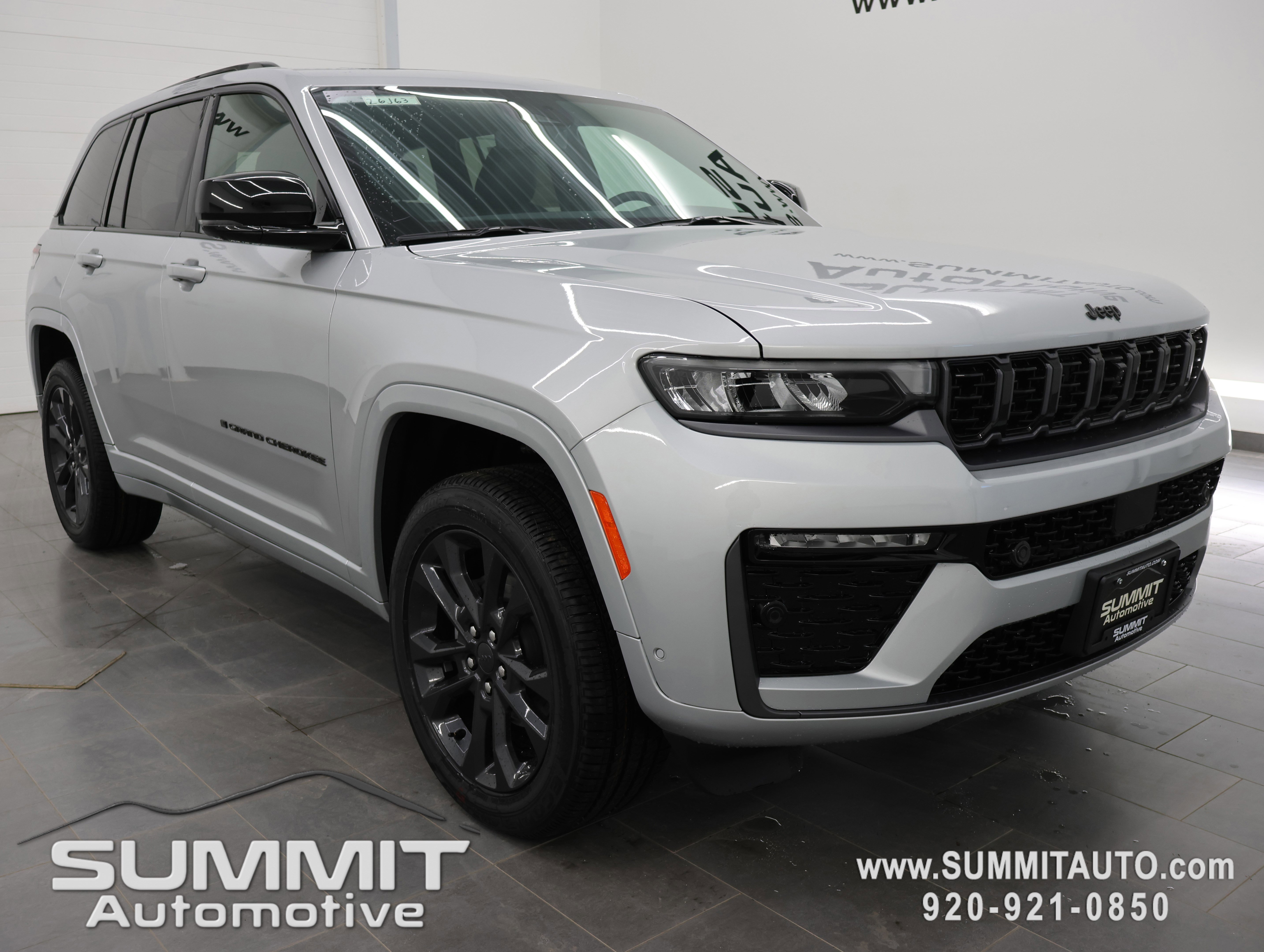 New 2026 Jeep Grand Cherokee Limited Reserve image 2