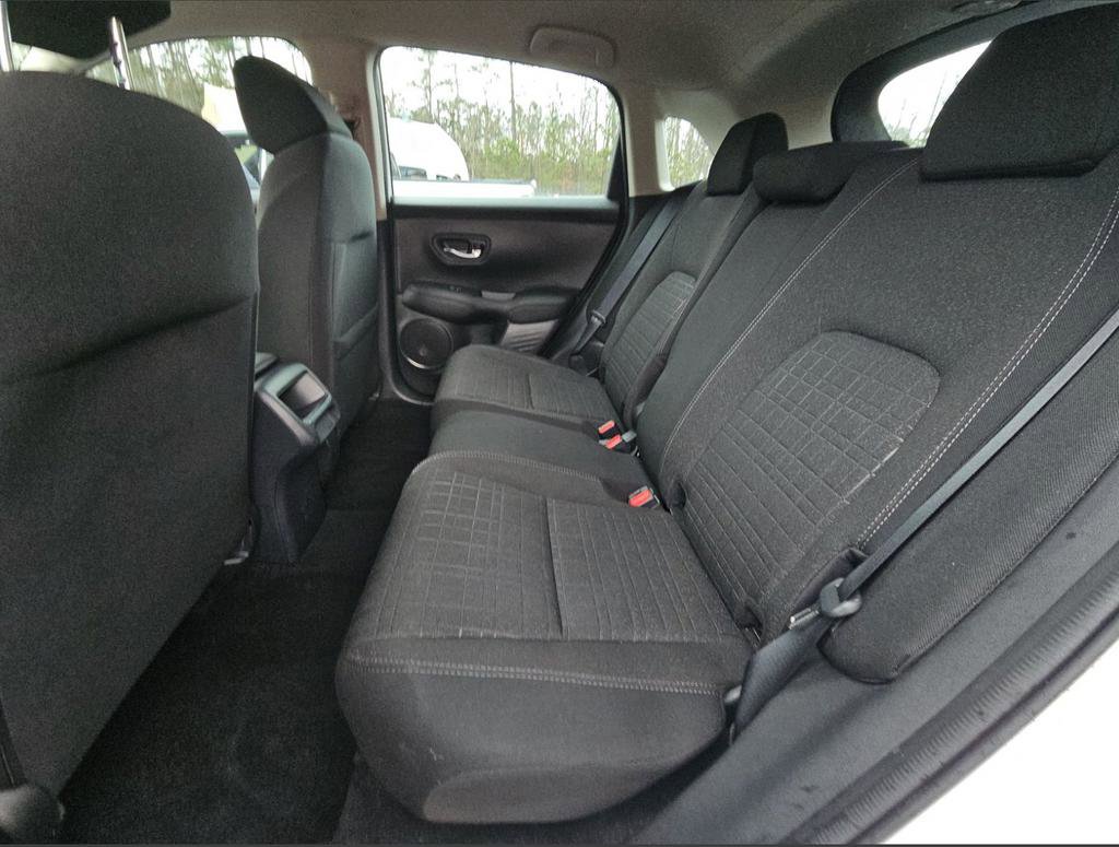 Used 2025 Honda HR-V LX image 12