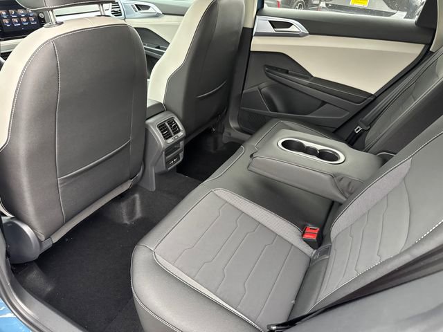 New 2026 Volkswagen Taos SE image 25