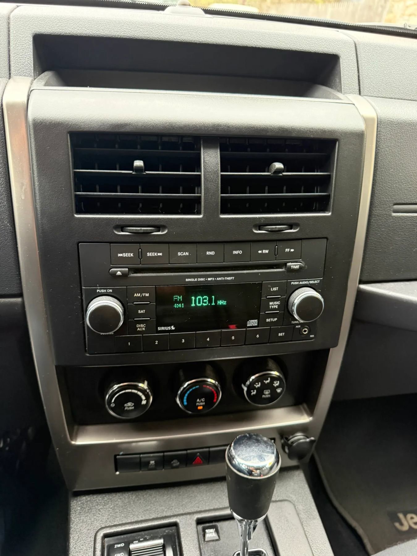 Used 2012 Jeep Liberty Sport w/ Popular Equipment Group AWD/4WD image 31