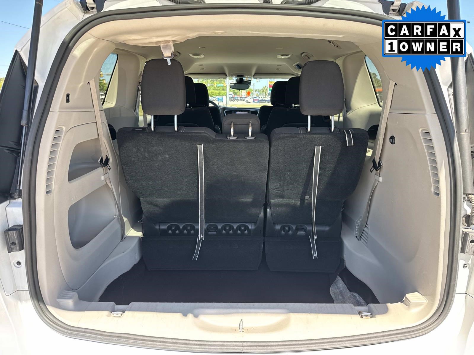 Used 2024 Chrysler Voyager LX image 12