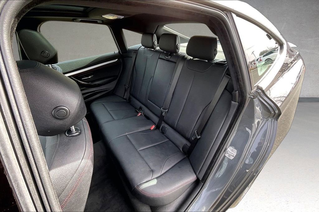 Used 2018 BMW 330i Gran Turismo xDrive image 22