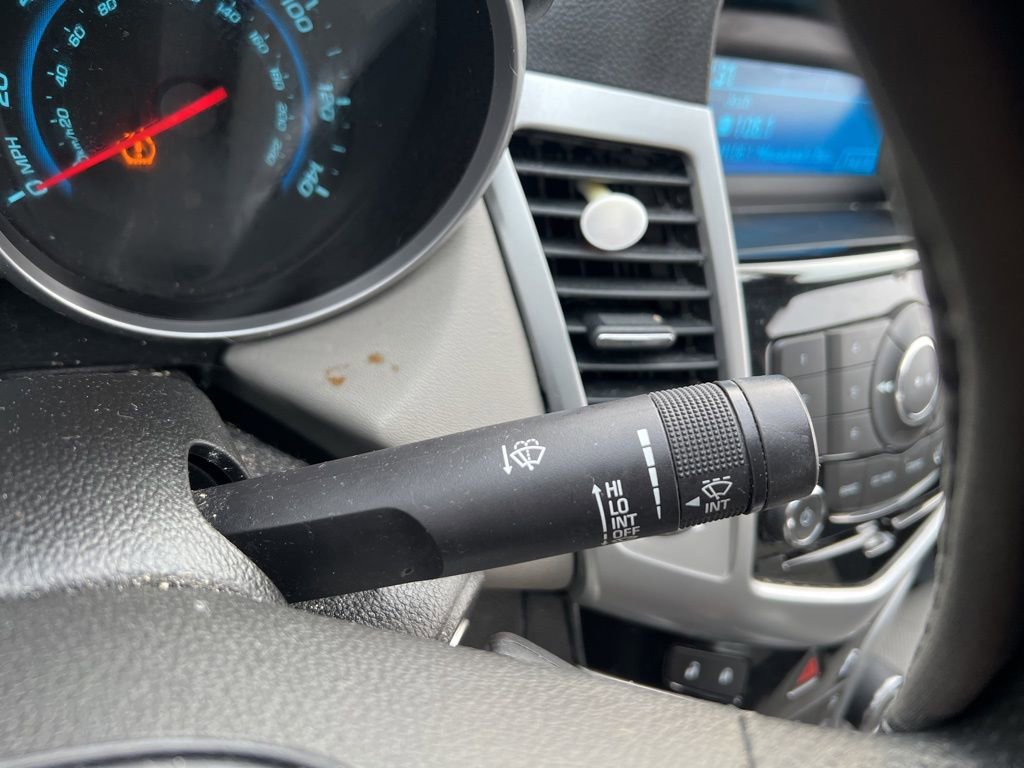 Used 2014 Chevrolet Cruze LS image 12