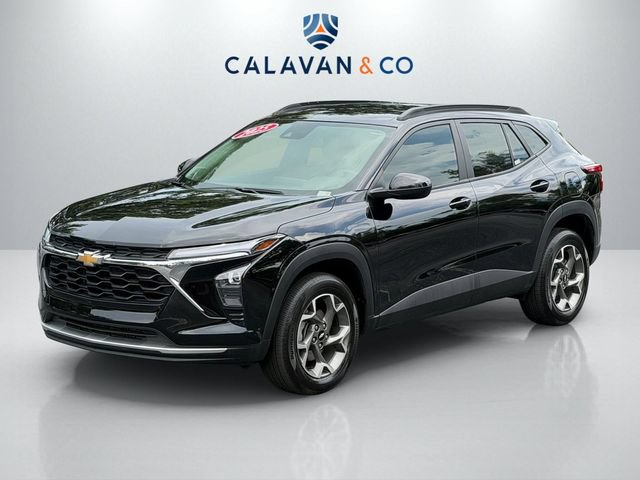 Used 2025 Chevrolet Trax LT w/ Driver Confidence Package FWD image 3