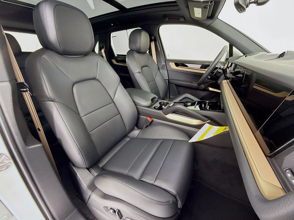 New 2026 Porsche Cayenne AWD/4WD image 32