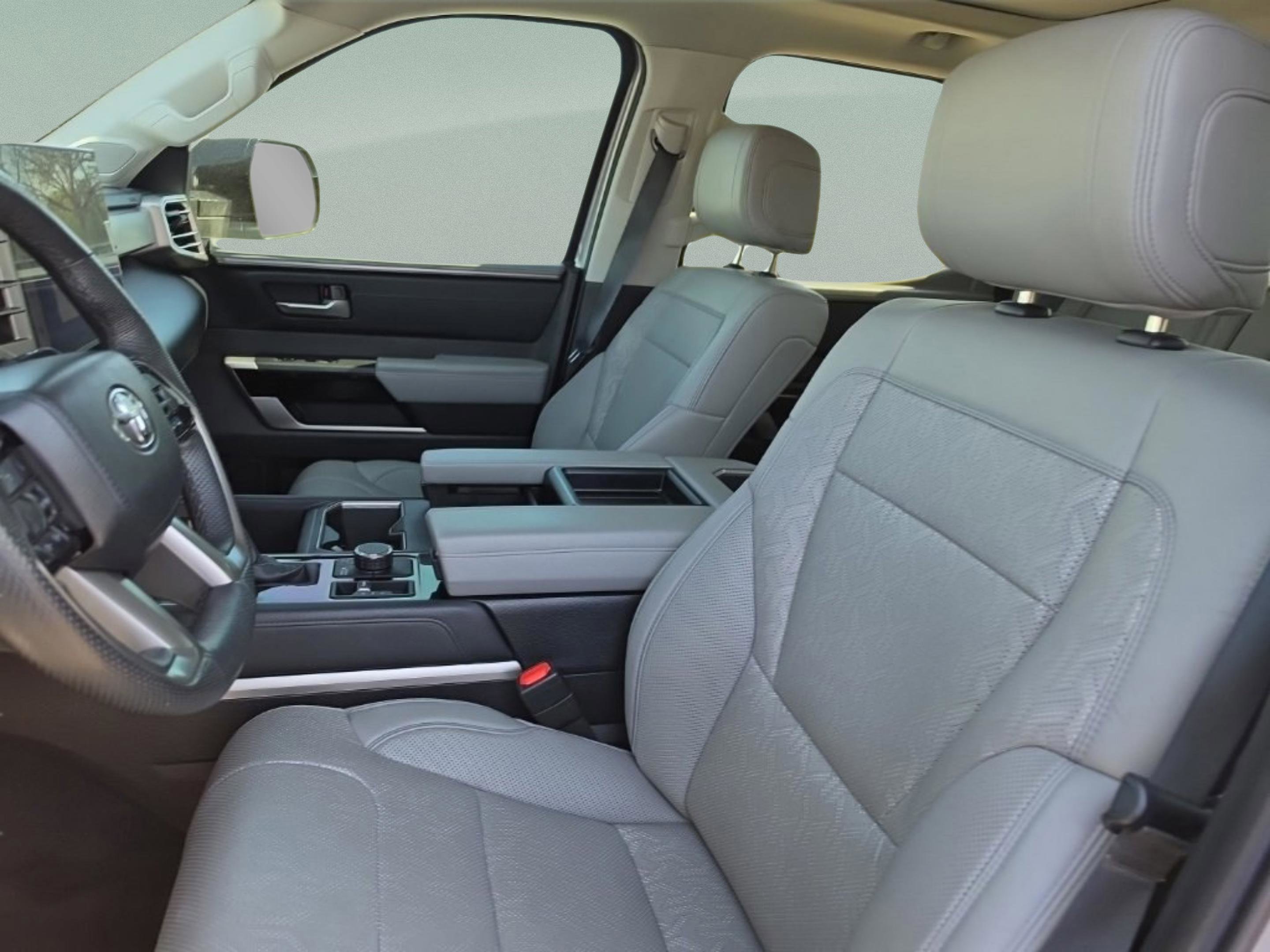 Used 2024 Toyota Tundra Limited image 26