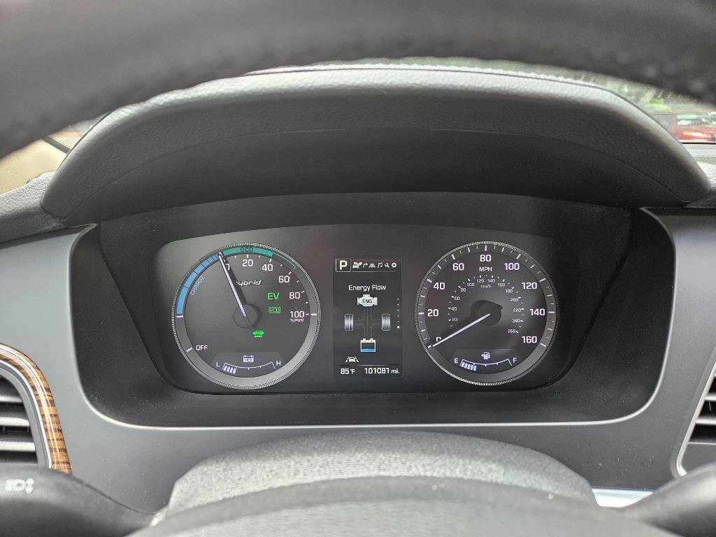 Used 2016 Hyundai Sonata Limited w/ Option Group 02 FWD image 14