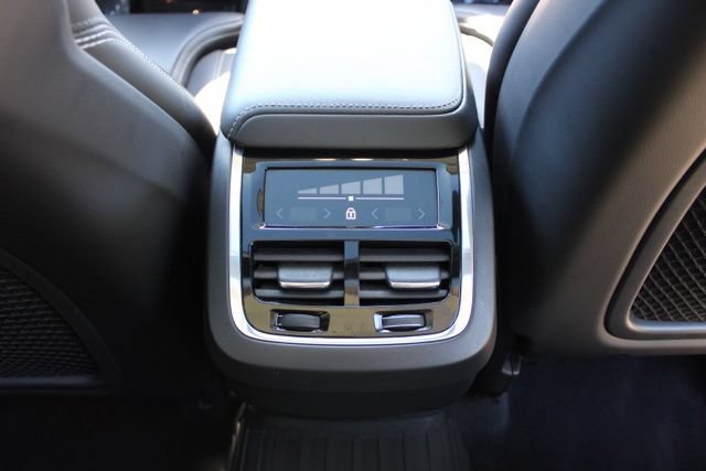 Certified 2023 Volvo XC60 B5 Ultimate AWD/4WD image 20