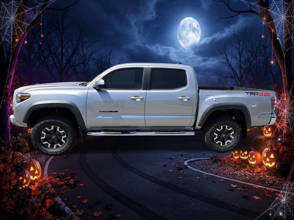 Used 2023 Toyota Tacoma TRD Off-Road w/ Black Out Package (TMS) AWD/4WD image 2