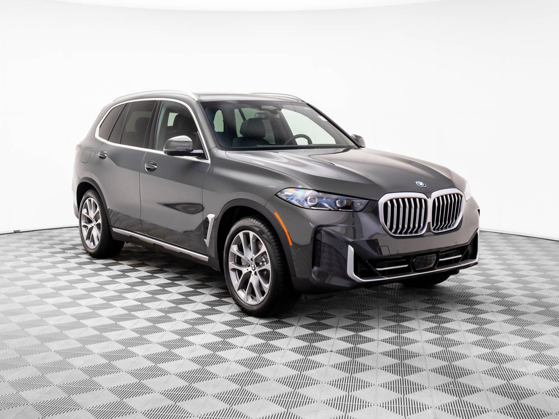 Used 2026 BMW X5 xDrive50e w/ Executive Package AWD/4WD image 8