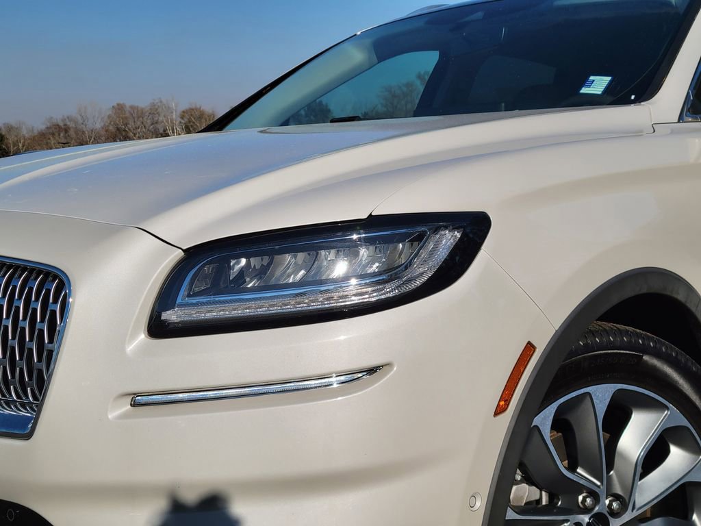 Used 2021 Lincoln Nautilus Reserve w/ Equipment Group 201A image 10