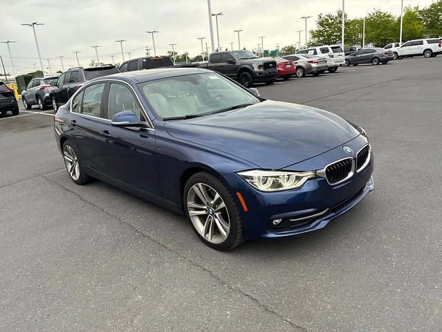 Used 2018 BMW 330i xDrive Sedan w/ Convenience Package AWD/4WD image 2