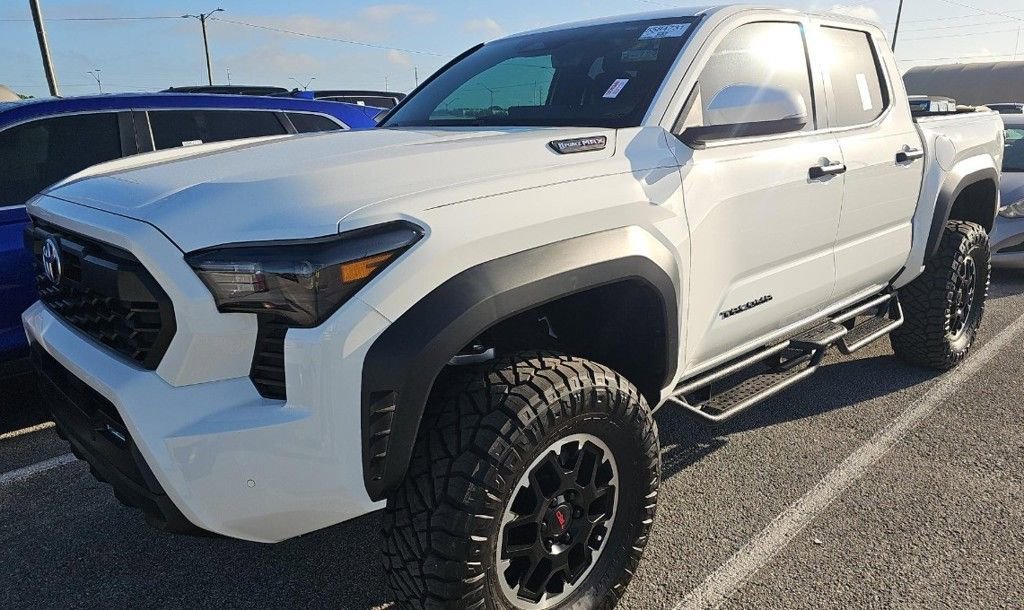Used 2024 Toyota Tacoma TRD Off-Road w/ TRD Off Road Upgrade Package image 1