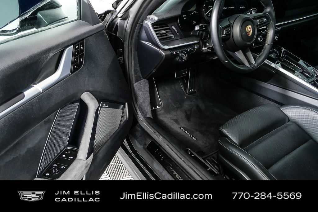 Used 2024 Porsche 911 Carrera GTS image 8