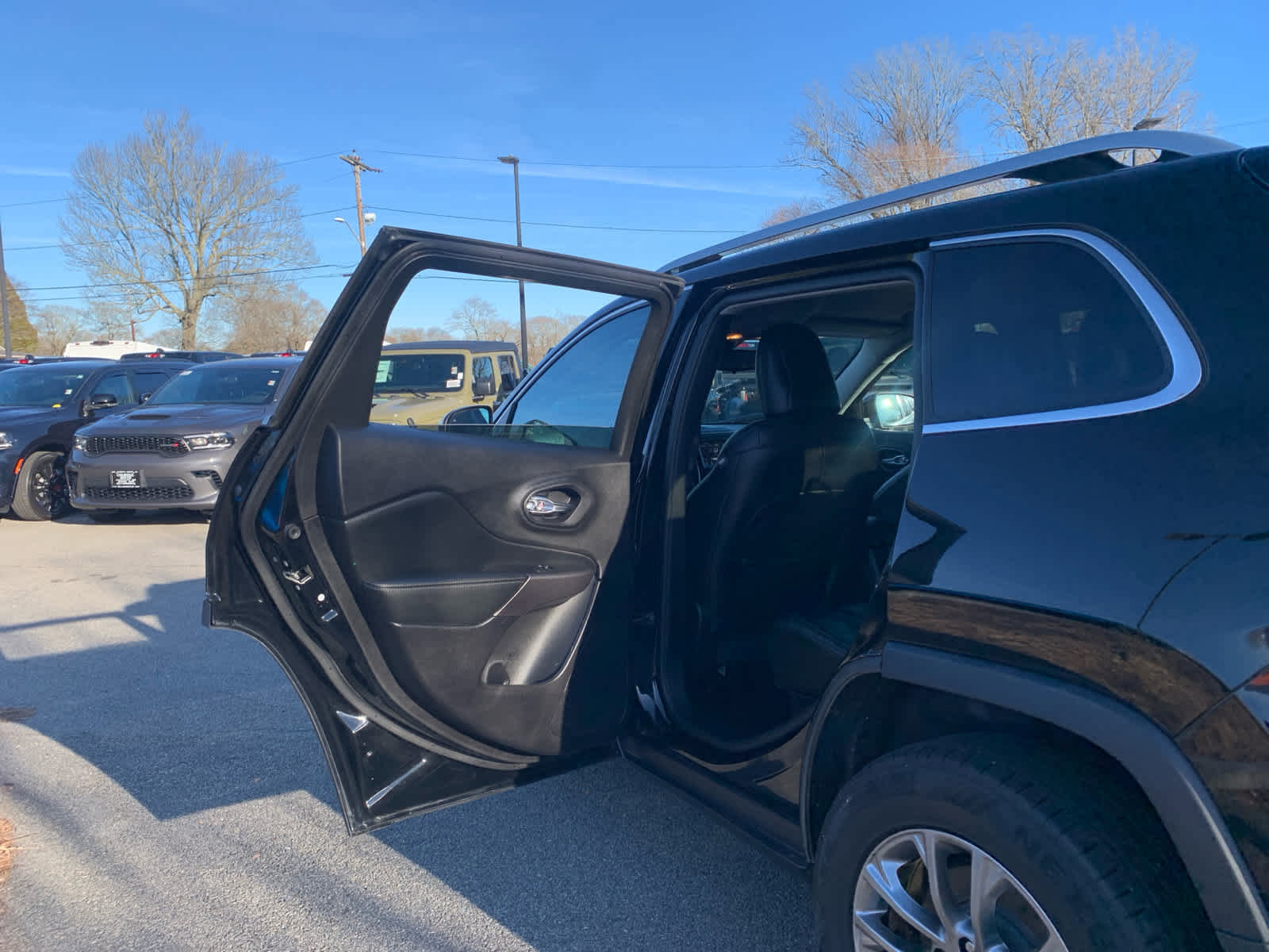 Used 2020 Jeep Cherokee Latitude Lux w/ Trailer Tow Group image 33