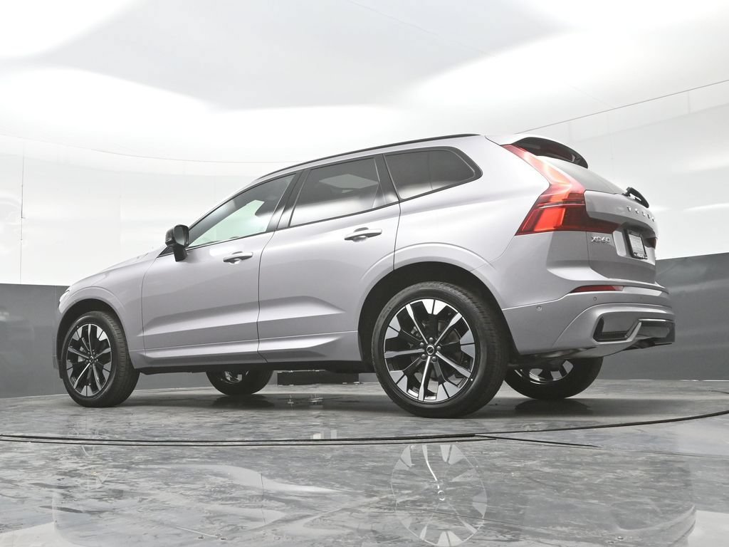 New 2026 Volvo XC60 B5 Plus w/ Climate Package PRO AWD/4WD image 30