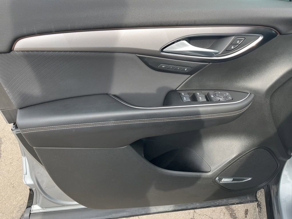 Used 2025 Buick Envision Sport Touring image 10