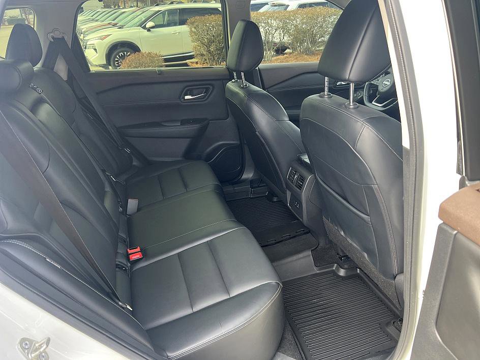 Certified 2023 Nissan Rogue SV w/ SV Premium B Package image 16