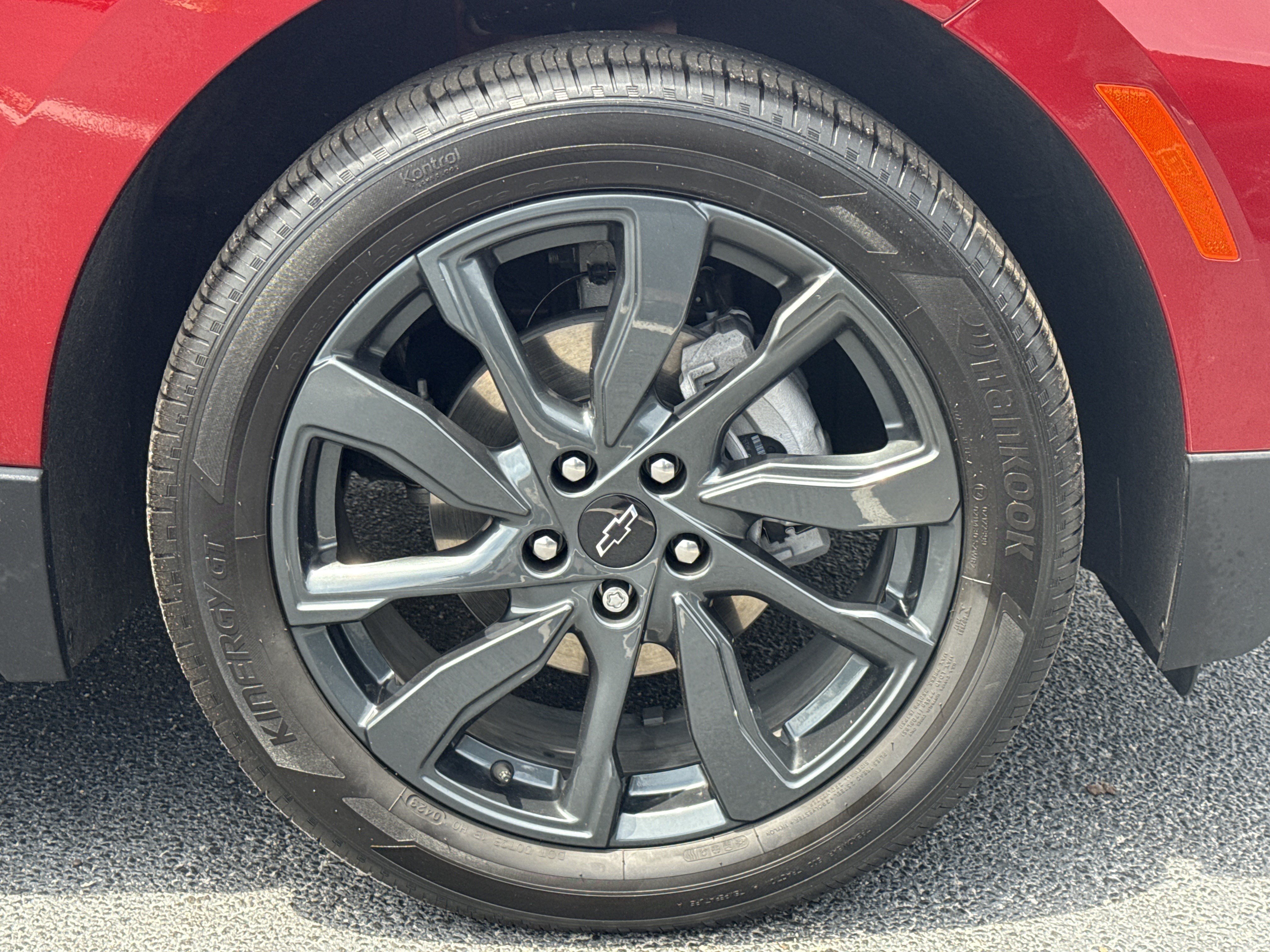 Used 2023 Chevrolet Equinox RS w/ RS Leather Package FWD image 13
