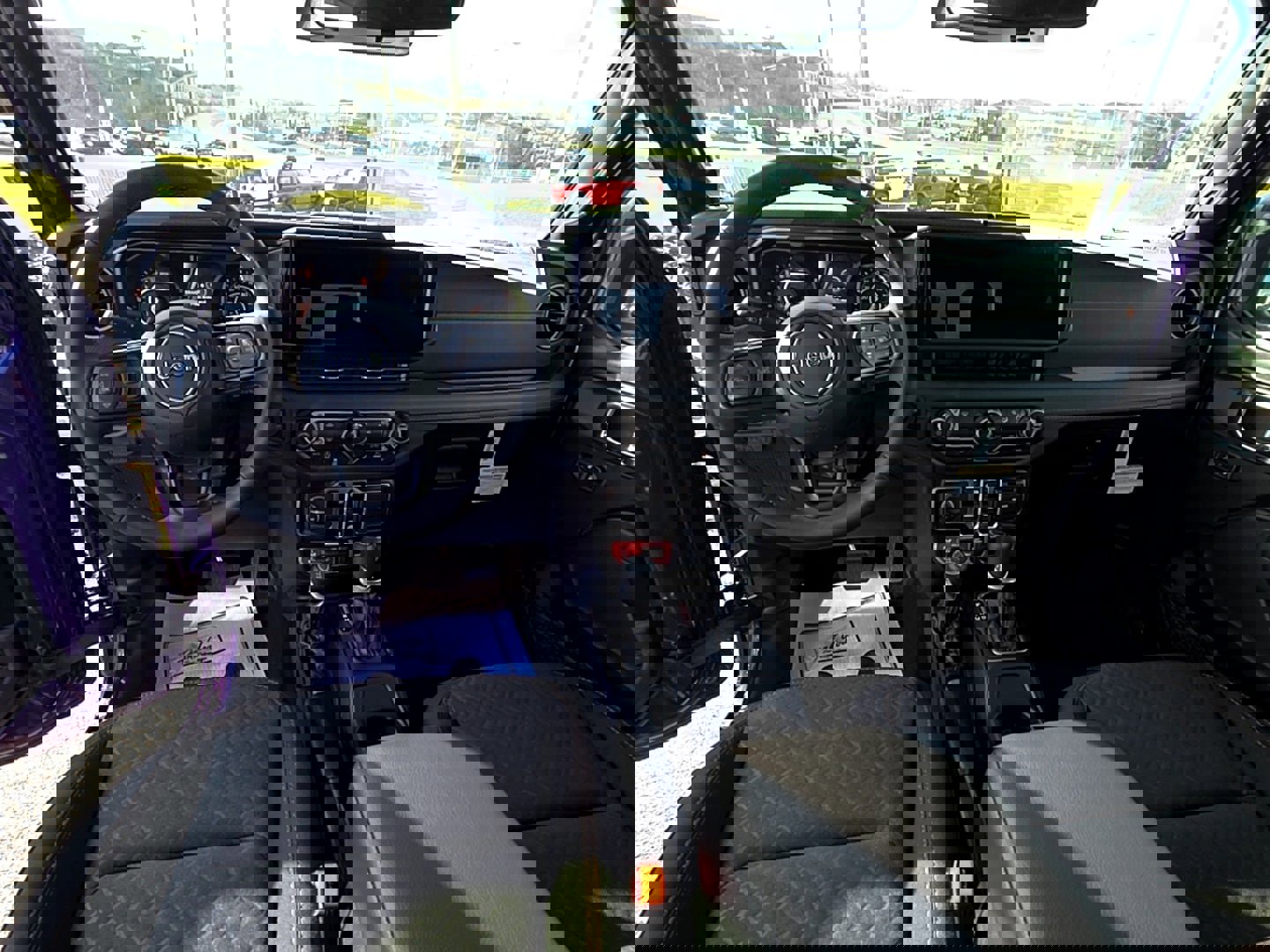 New 2026 Jeep Gladiator Mojave w/ Steel Bumper Group image 13