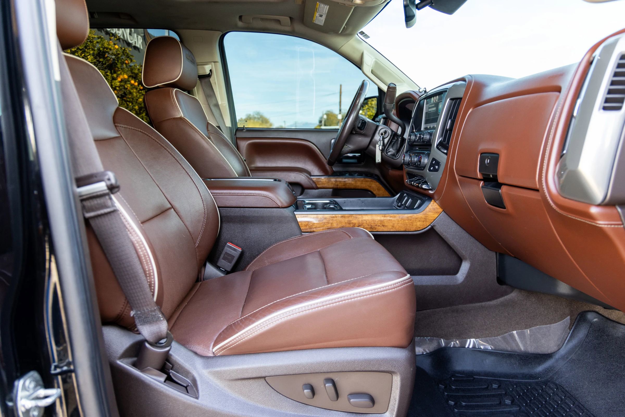 Used 2015 Chevrolet Silverado 1500 High Country image 17