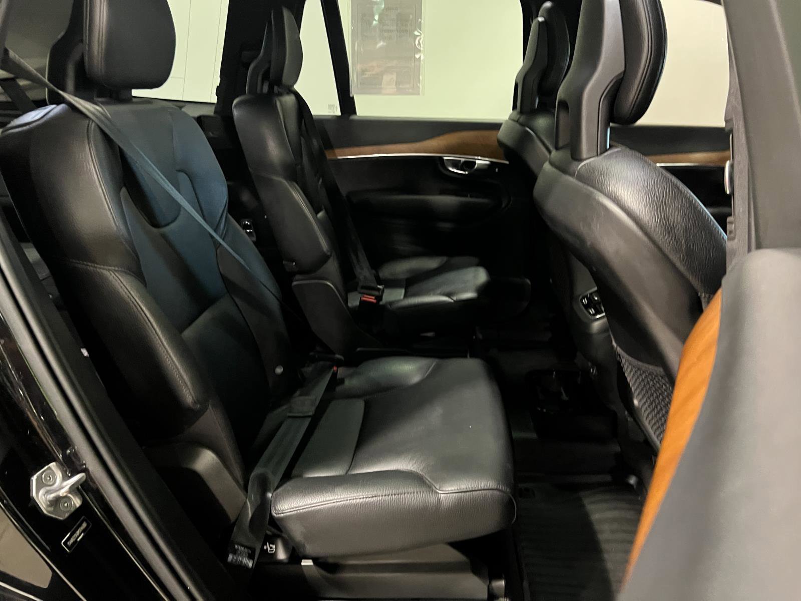 Used 2021 Volvo XC90 T6 Momentum image 34