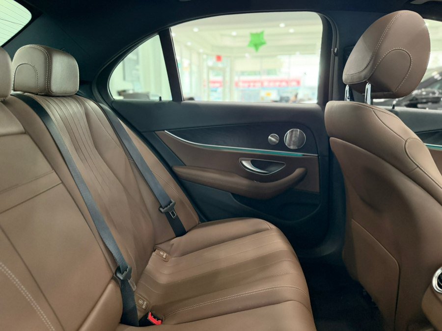Used 2020 Mercedes-Benz E 350 4MATIC Sedan w/ Parking Assistance Package image 23