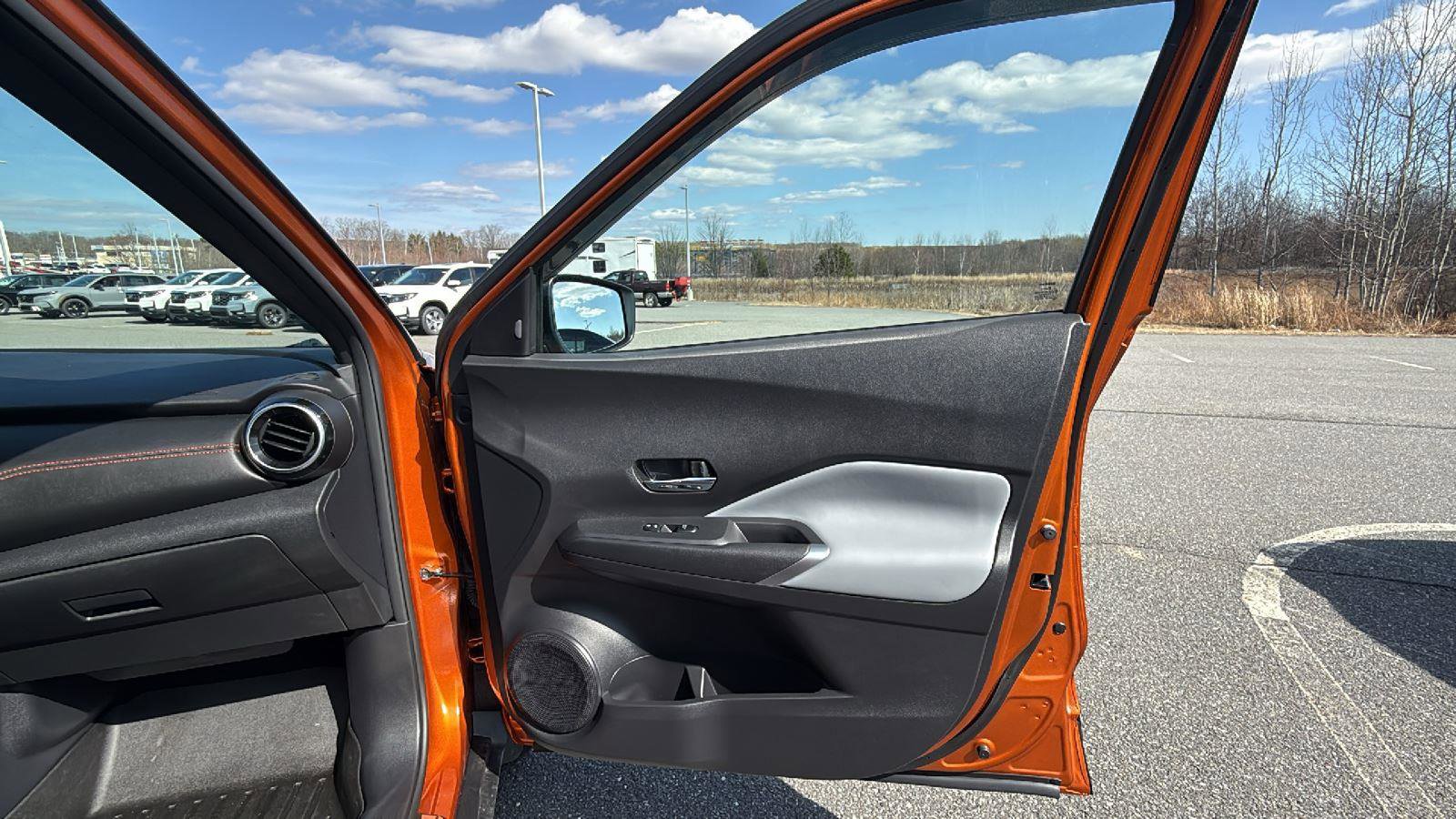 Used 2023 Nissan Kicks SR w/ SR Premium Package image 16